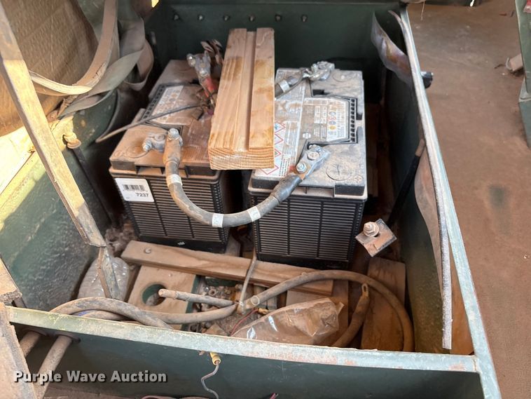 image for item EF6077 1992 BMY M931A2 semi truck