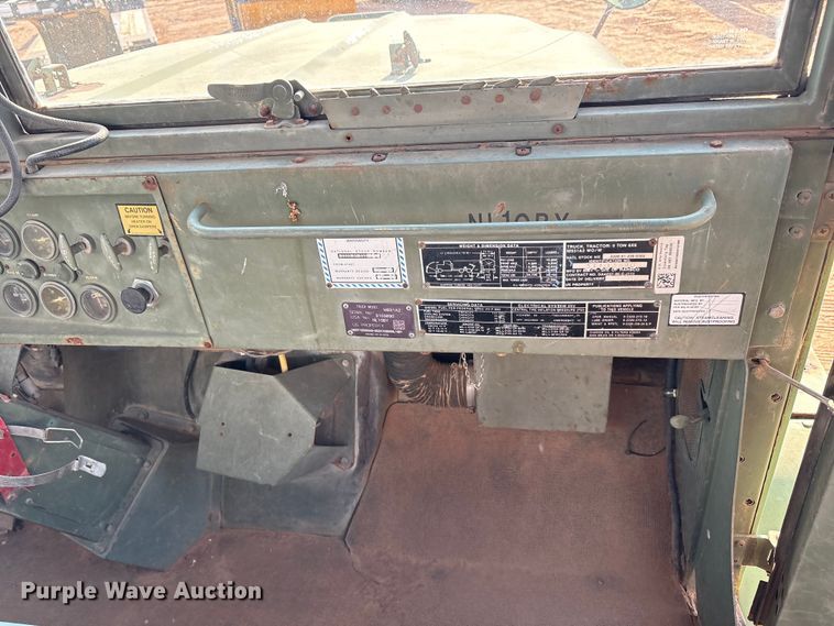 image for item EF6077 1992 BMY M931A2 semi truck