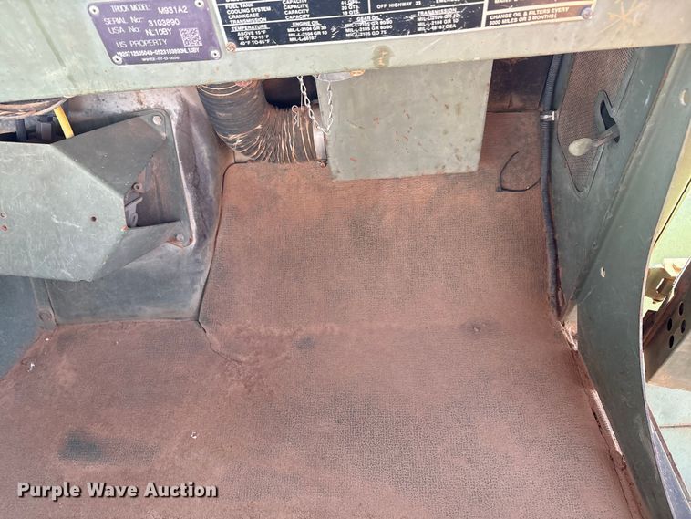 image for item EF6077 1992 BMY M931A2 semi truck