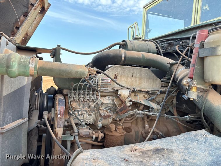 image for item EF6077 1992 BMY M931A2 semi truck