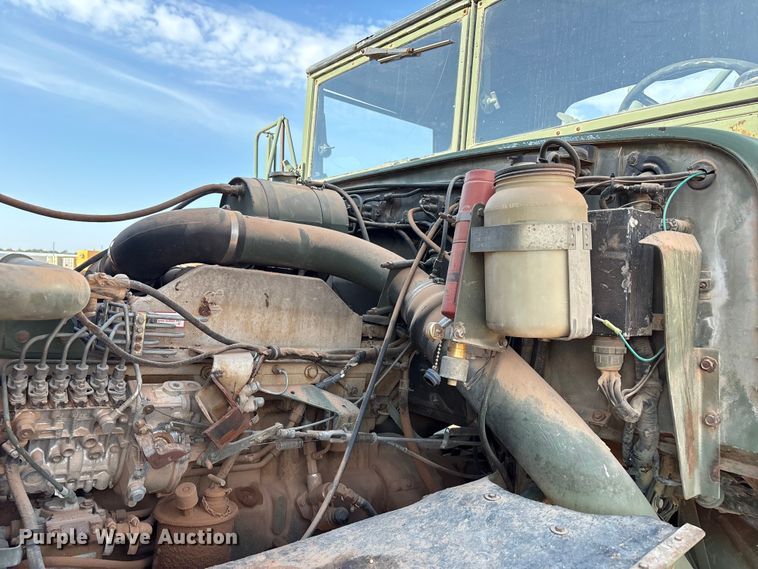 image for item EF6077 1992 BMY M931A2 semi truck