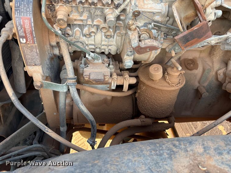 image for item EF6077 1992 BMY M931A2 semi truck