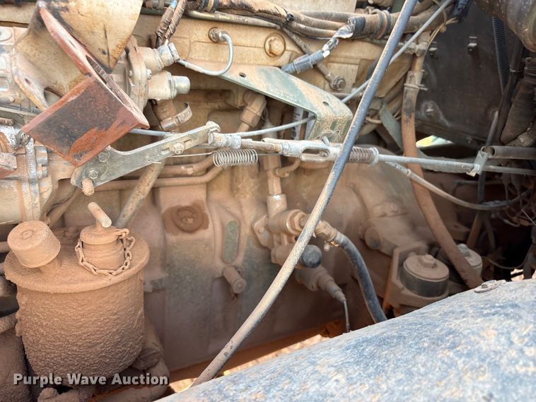 image for item EF6077 1992 BMY M931A2 semi truck