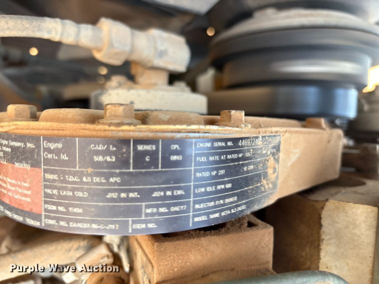 image for item EF6077 1992 BMY M931A2 semi truck