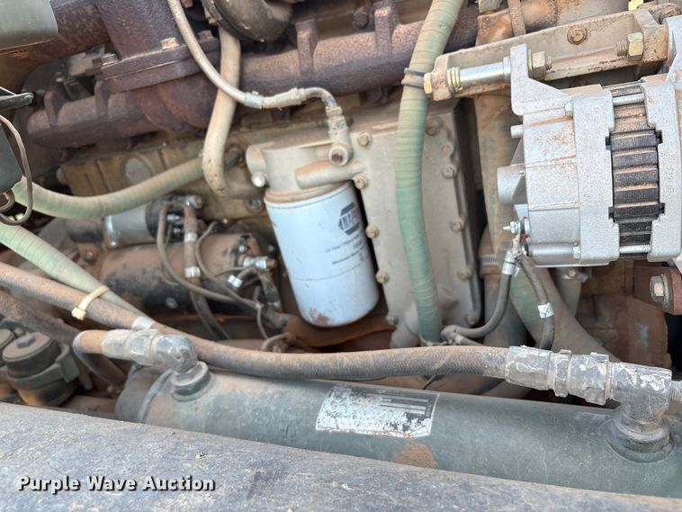 image for item EF6077 1992 BMY M931A2 semi truck