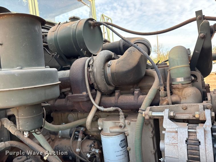 image for item EF6077 1992 BMY M931A2 semi truck