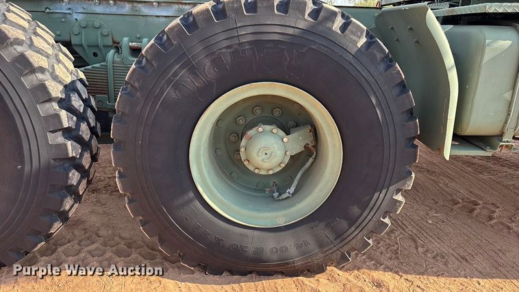 image for item EF6077 1992 BMY M931A2 semi truck