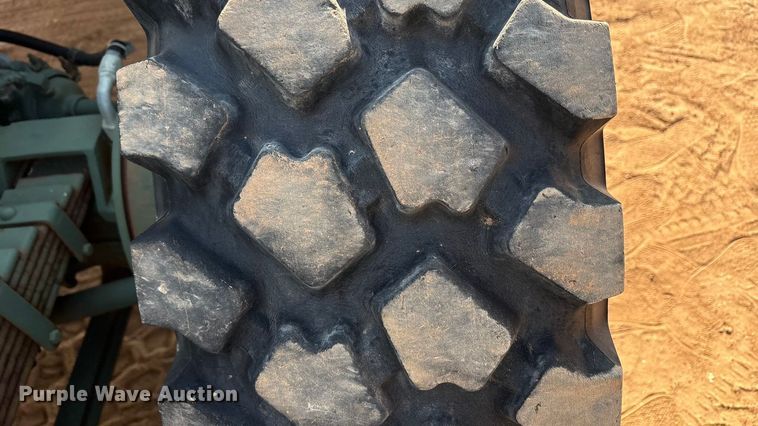 image for item EF6077 1992 BMY M931A2 semi truck