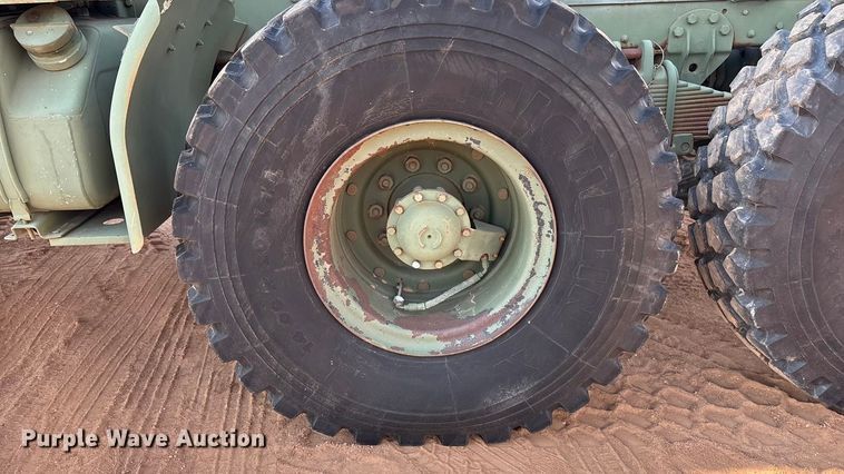 image for item EF6077 1992 BMY M931A2 semi truck