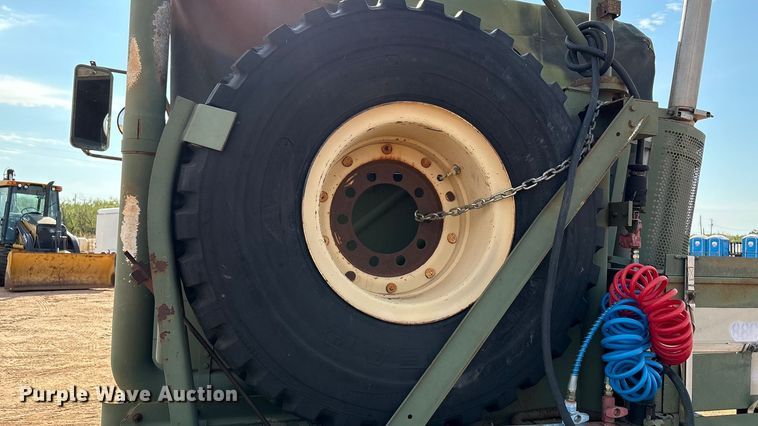 image for item EF6077 1992 BMY M931A2 semi truck