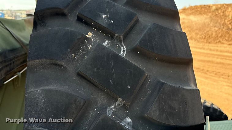 image for item EF6077 1992 BMY M931A2 semi truck