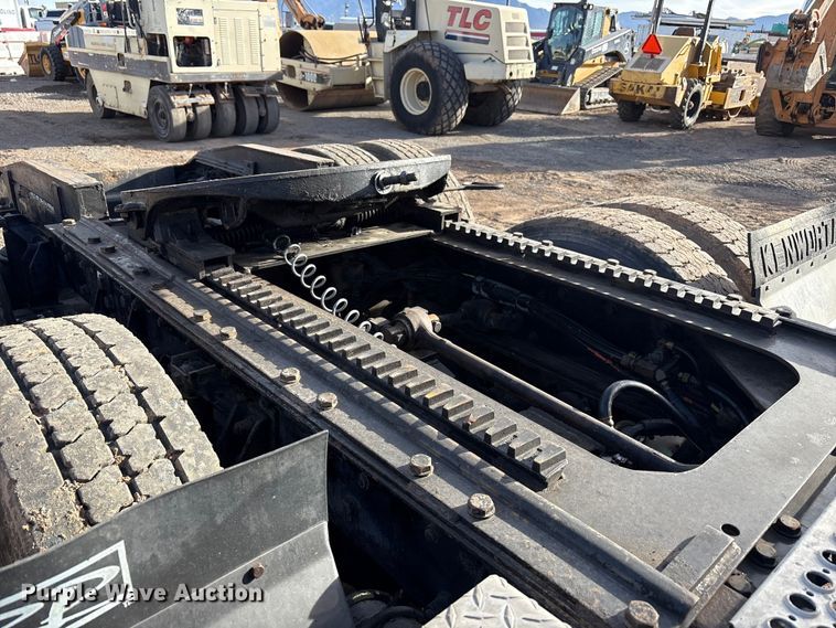 image for item EF6085 2007 Kenworth T8 Series semi truck