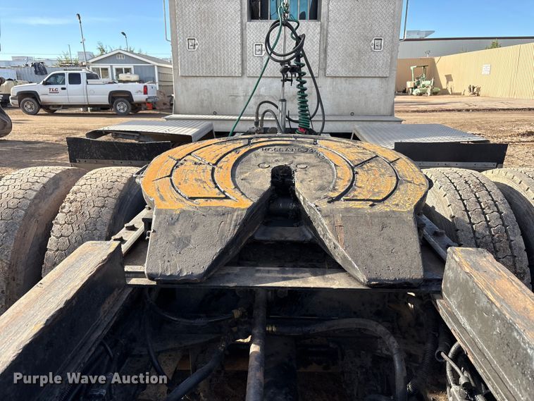 image for item EF6085 2007 Kenworth T8 Series semi truck