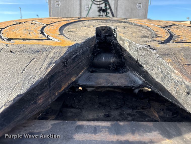 image for item EF6085 2007 Kenworth T8 Series semi truck