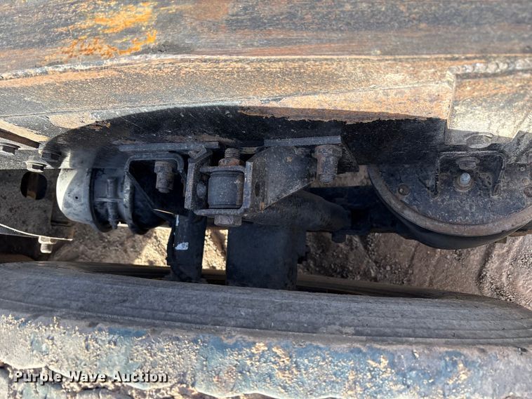 image for item EF6085 2007 Kenworth T8 Series semi truck