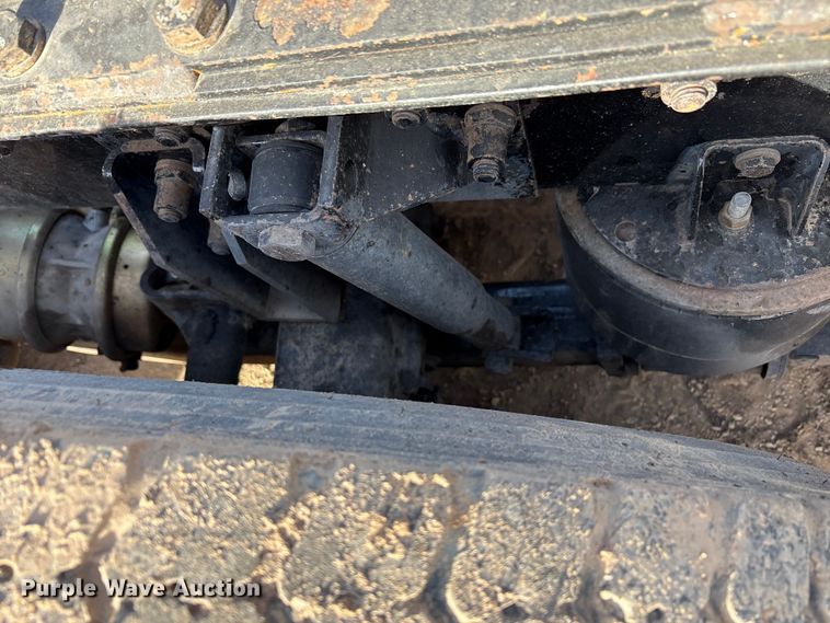 image for item EF6085 2007 Kenworth T8 Series semi truck