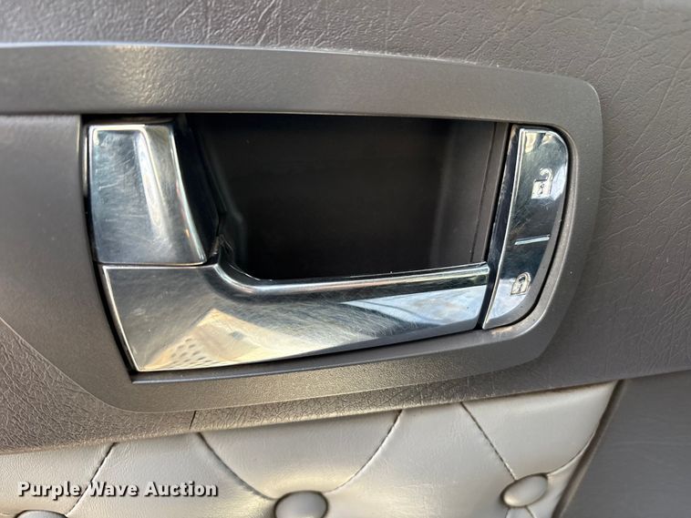 image for item EF6085 2007 Kenworth T8 Series semi truck