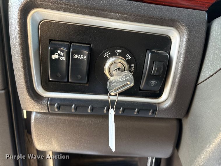 image for item EF6085 2007 Kenworth T8 Series semi truck