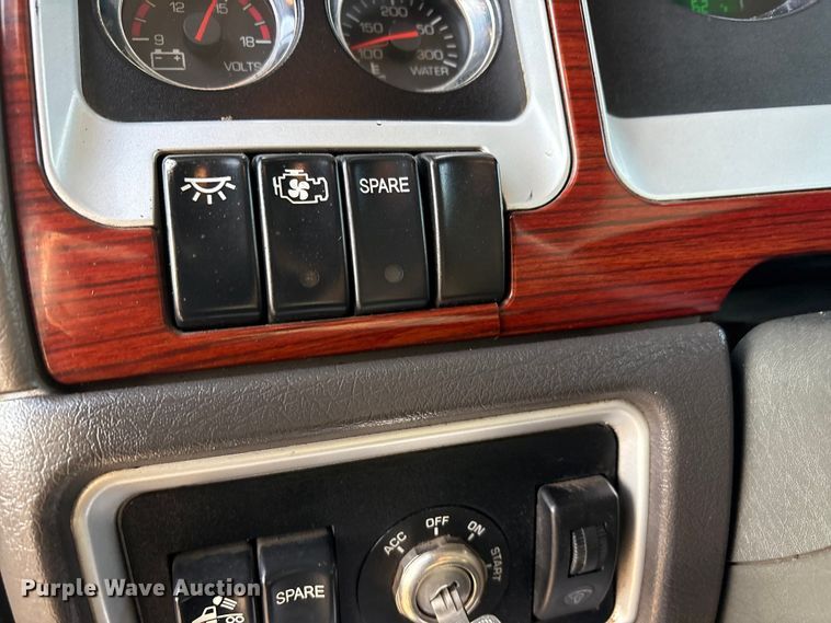 image for item EF6085 2007 Kenworth T8 Series semi truck