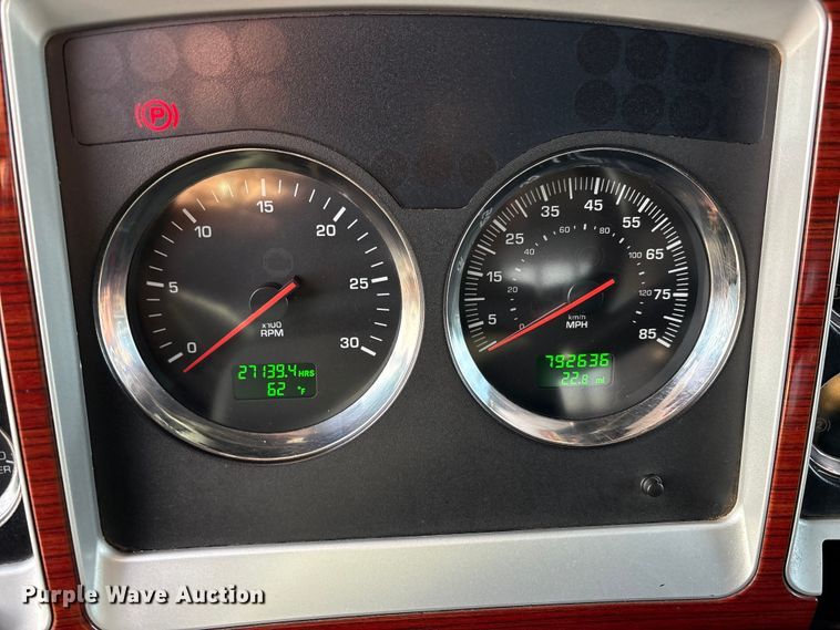 image for item EF6085 2007 Kenworth T8 Series semi truck