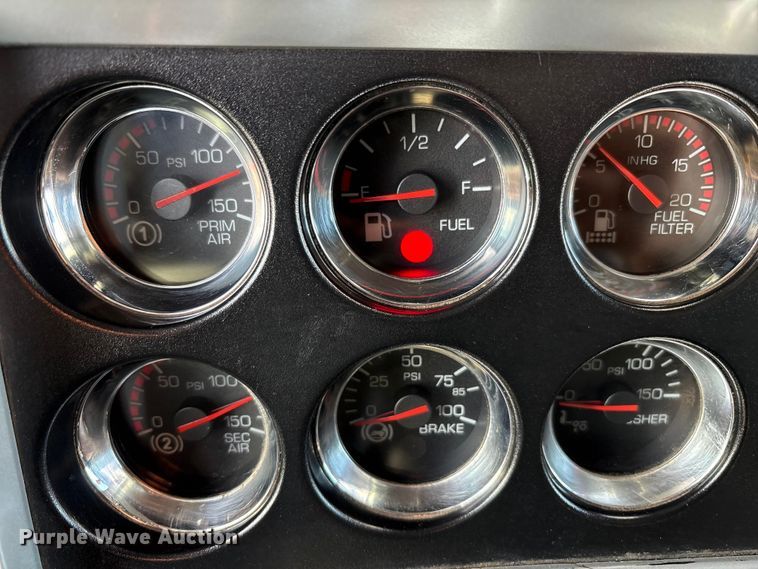 image for item EF6085 2007 Kenworth T8 Series semi truck