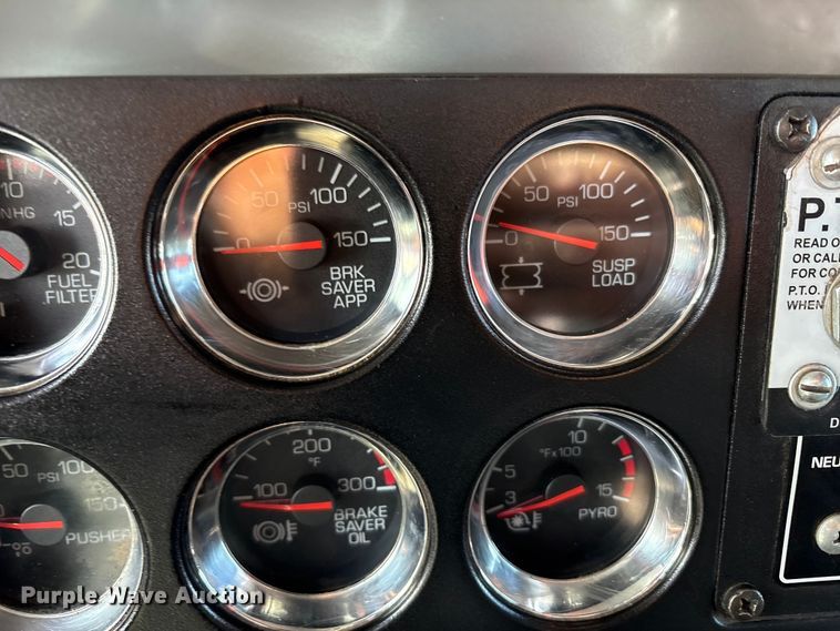 image for item EF6085 2007 Kenworth T8 Series semi truck