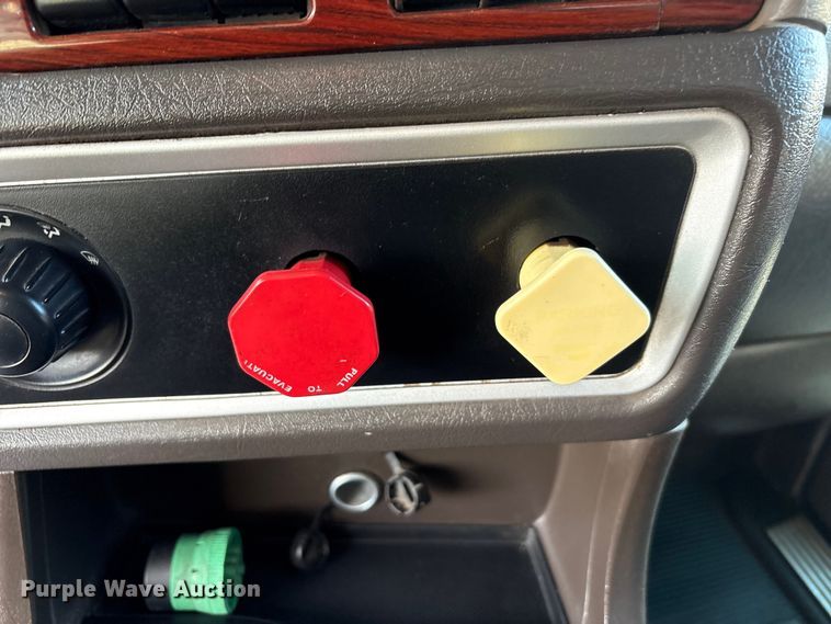 image for item EF6085 2007 Kenworth T8 Series semi truck