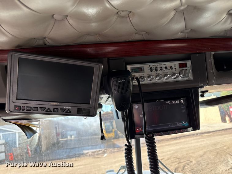 image for item EF6085 2007 Kenworth T8 Series semi truck