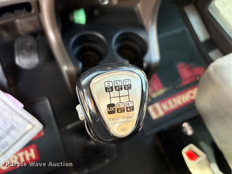 image for item EF6085 2007 Kenworth T8 Series semi truck