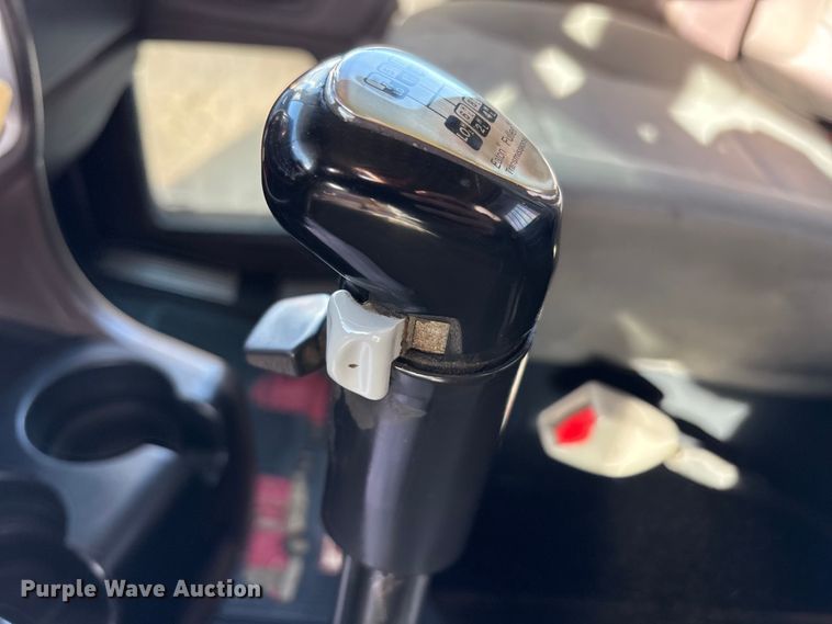 image for item EF6085 2007 Kenworth T8 Series semi truck