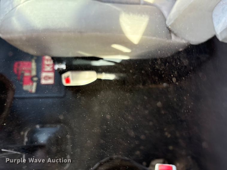 image for item EF6085 2007 Kenworth T8 Series semi truck