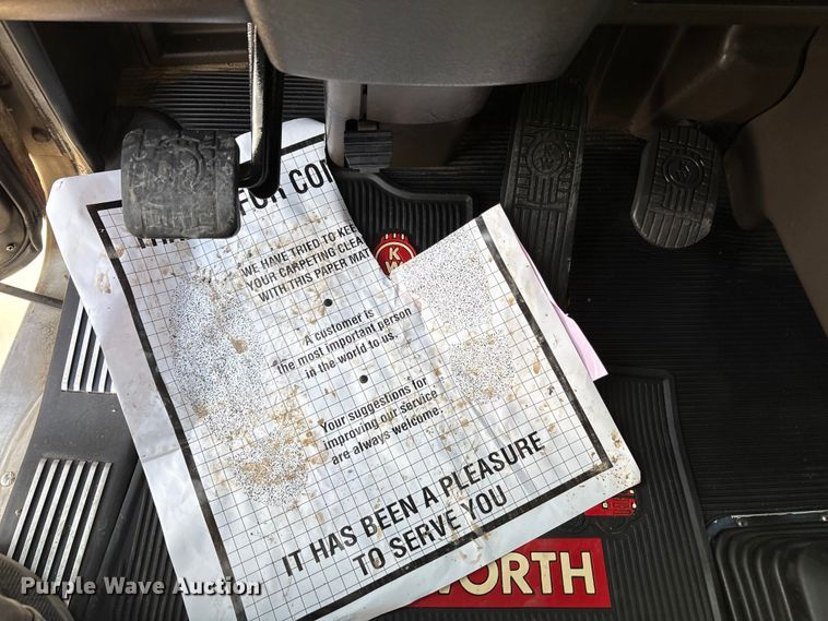 image for item EF6085 2007 Kenworth T8 Series semi truck