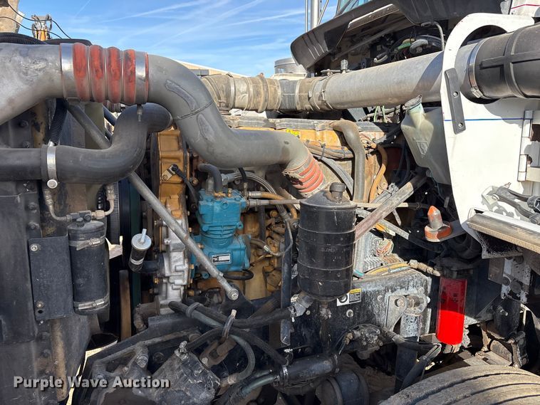 image for item EF6085 2007 Kenworth T8 Series semi truck