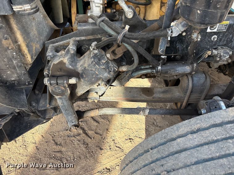 image for item EF6085 2007 Kenworth T8 Series semi truck