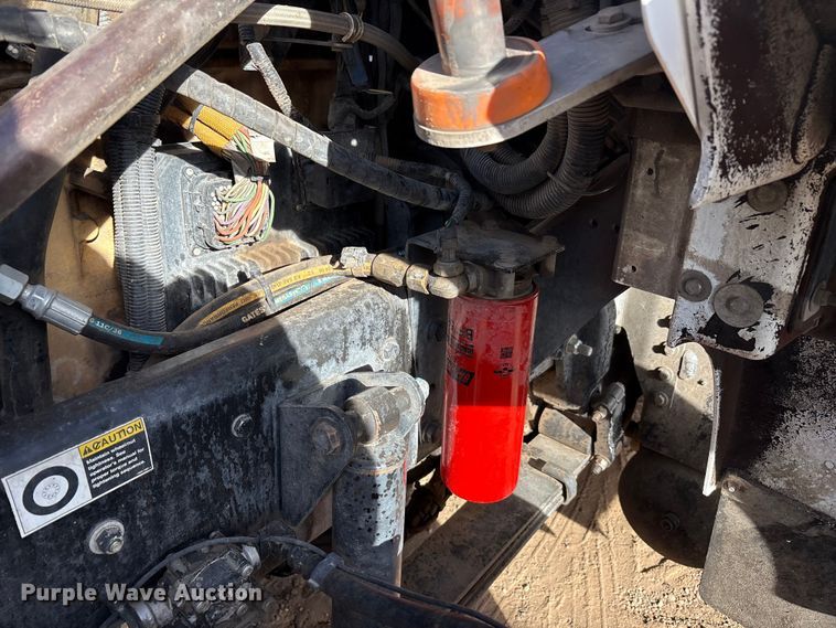 image for item EF6085 2007 Kenworth T8 Series semi truck