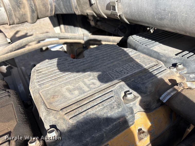 image for item EF6085 2007 Kenworth T8 Series semi truck