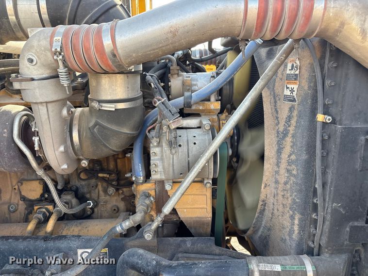 image for item EF6085 2007 Kenworth T8 Series semi truck