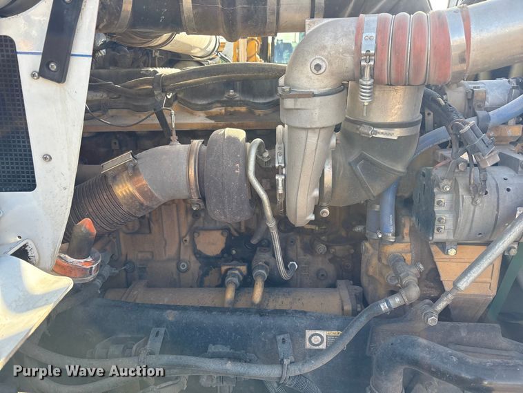 image for item EF6085 2007 Kenworth T8 Series semi truck