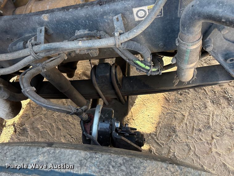 image for item EF6085 2007 Kenworth T8 Series semi truck