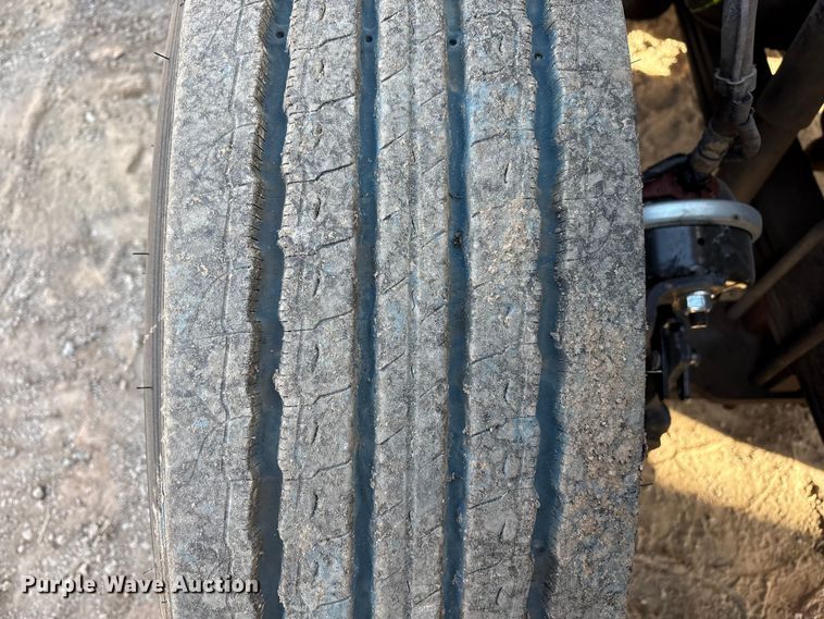 image for item EF6085 2007 Kenworth T8 Series semi truck