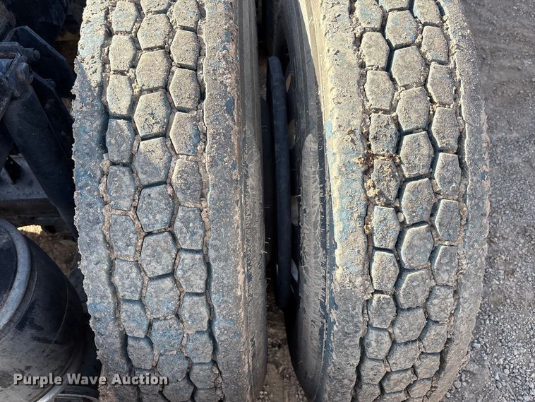 image for item EF6085 2007 Kenworth T8 Series semi truck