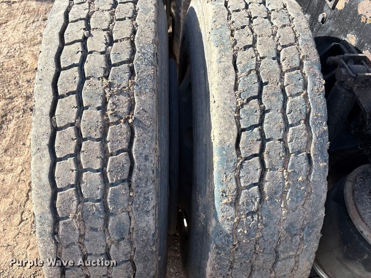 image for item EF6085 2007 Kenworth T8 Series semi truck