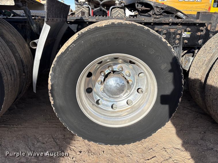 image for item EF6085 2007 Kenworth T8 Series semi truck