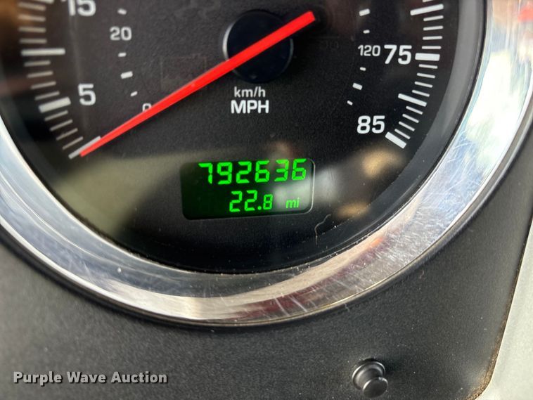 image for item EF6085 2007 Kenworth T8 Series semi truck