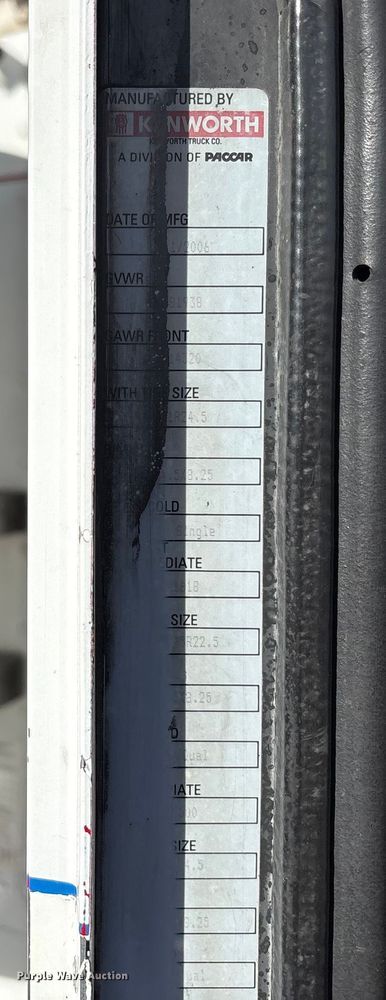 image for item EF6085 2007 Kenworth T8 Series semi truck