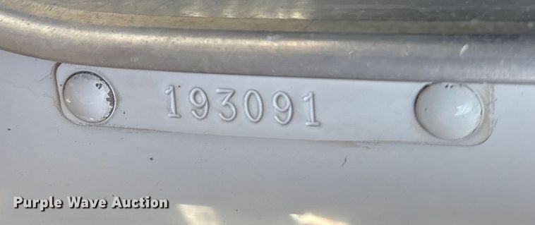 image for item EF6085 2007 Kenworth T8 Series semi truck