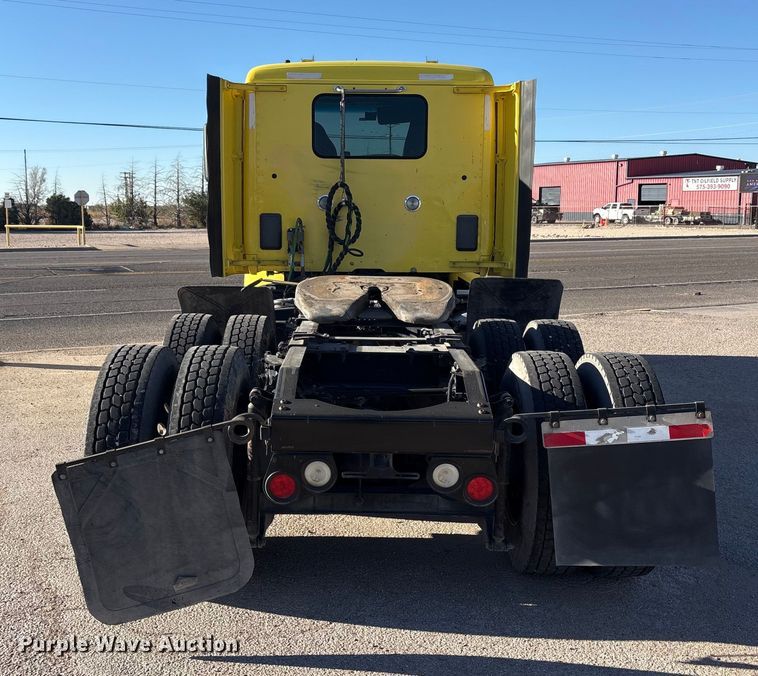 image for item EF6160 2018 Peterbilt 579 semi truck