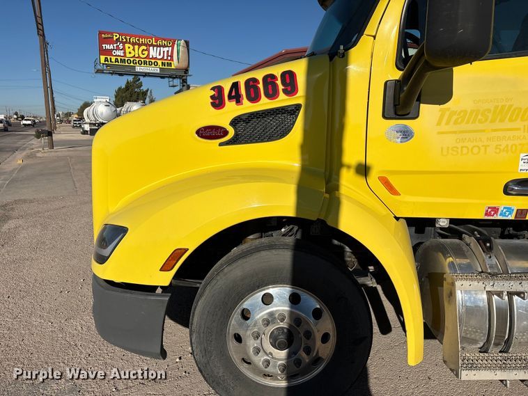 image for item EF6160 2018 Peterbilt 579 semi truck