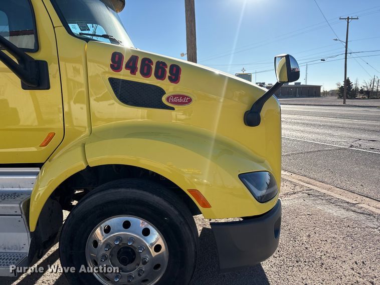 image for item EF6160 2018 Peterbilt 579 semi truck