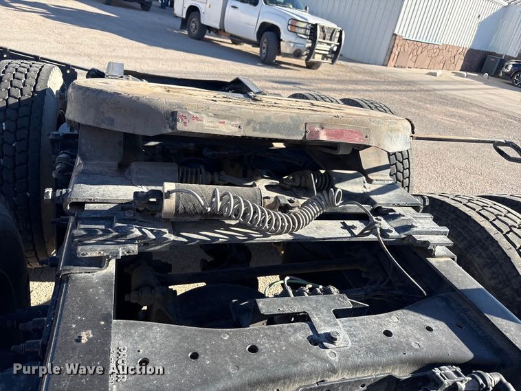 image for item EF6160 2018 Peterbilt 579 semi truck